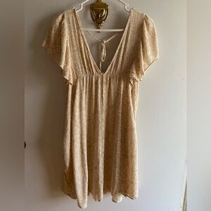 Fourteen & 9th Women’s Tan/Beige Floral Dress w/pockets - size medium